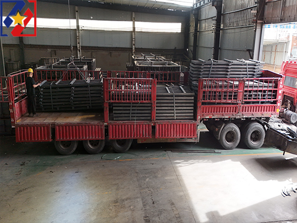 桥梁防撞护栏模板